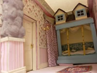 Gloucester Dollhouse