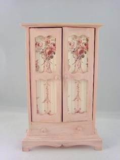 Dollhouse Hutch