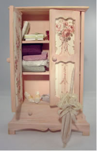 Dollhouse Hutch