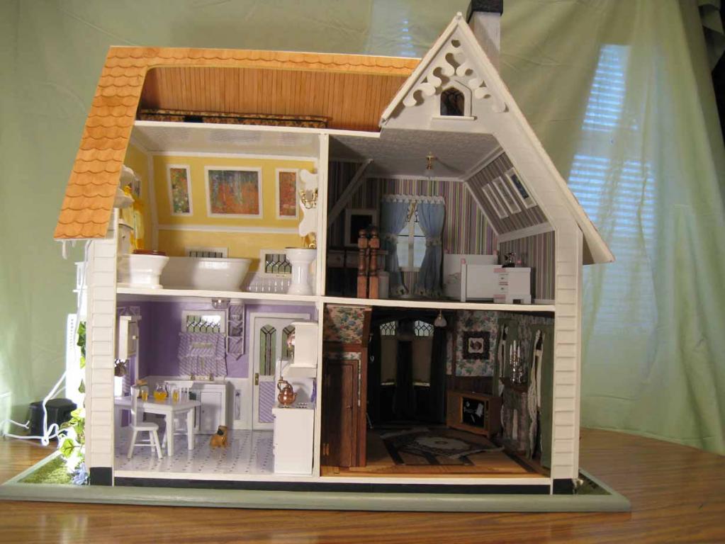 Full interior. Members' Gallery The Greenleaf Miniature Community