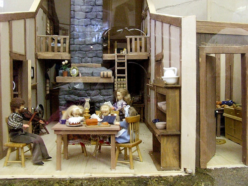 Little House on the Prarie Dollhouse Members' Gallery