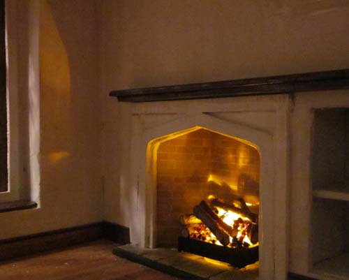 I made a battery operated fire for my Glencroft - General Mini Talk - The Greenleaf Miniature Community Well